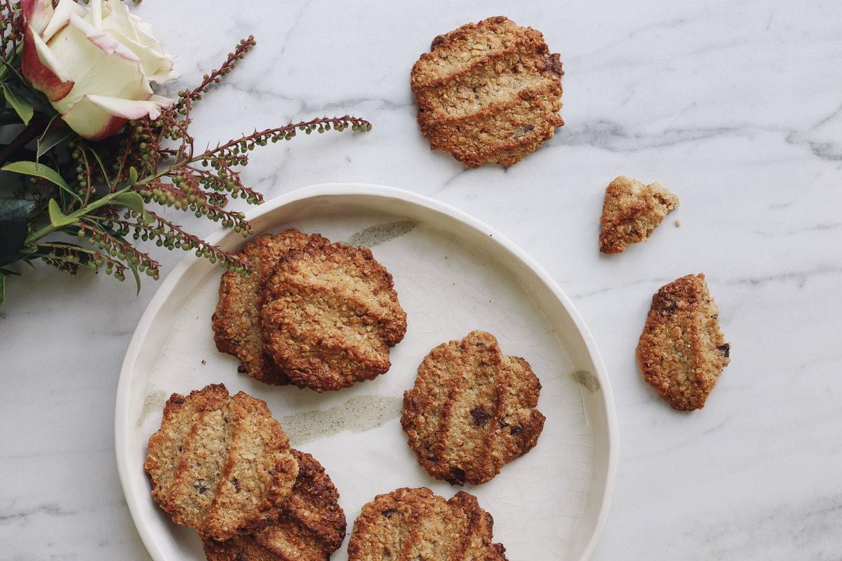 Eleanor Ozich's Recipe for Vegan Chocolate Chunk Cookies - Viva