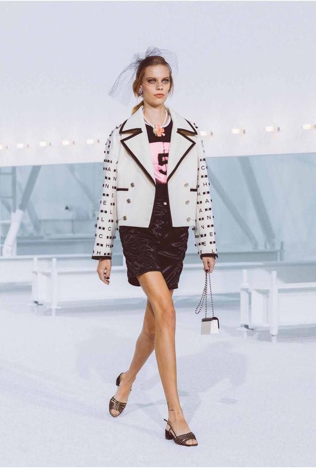Every Look From Chanel's Spring/Summer 2021 Collection - Viva