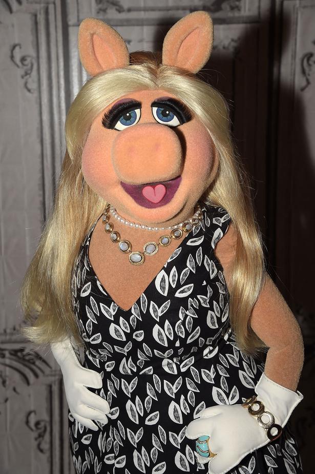 Style File The Evolution Of Miss Piggy S Glamorous Style Viva