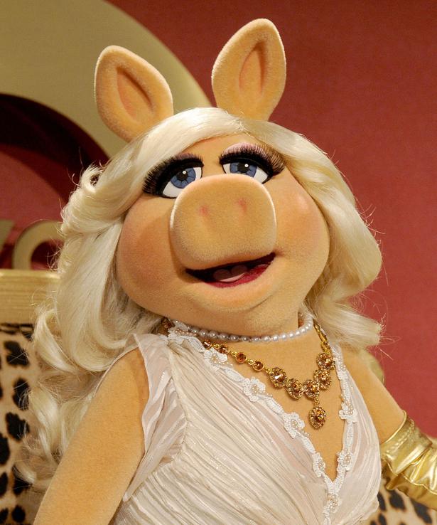 Style File The Evolution Of Miss Piggy S Glamorous Style Viva