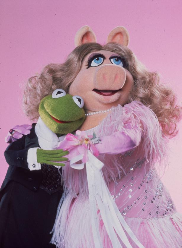 Style File The Evolution Of Miss Piggy S Glamorous Style Viva