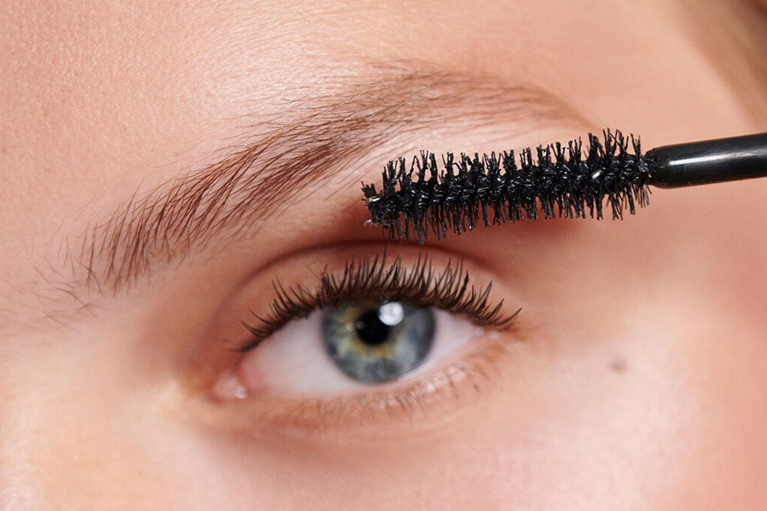 8 Tubing Mascaras To Try, According To 