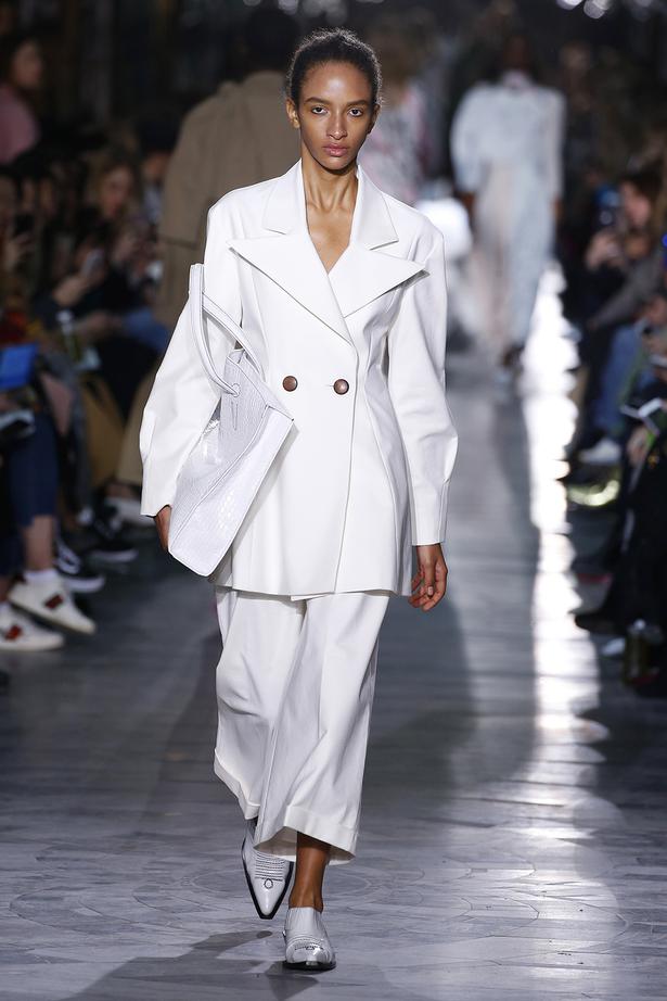 Runway Report: London Fashion Week - Viva