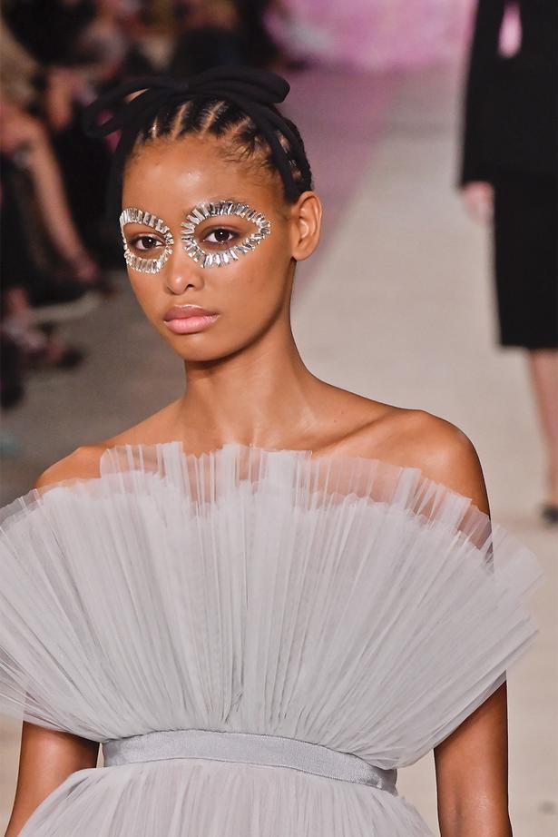 Runway To Reality: The Top Beauty Trends To Try From The Autumn/Winter ...