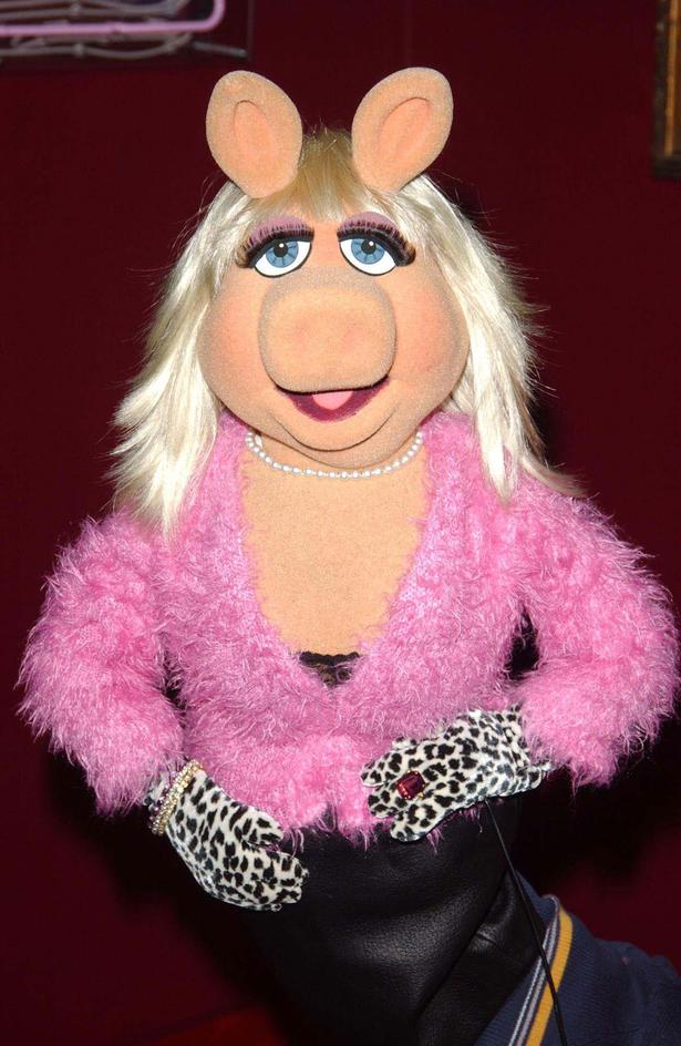 Style File The Evolution Of Miss Piggy S Glamorous Style Viva