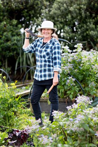 Organic Food Farming with Gardening Guru Claire Mummery - Viva