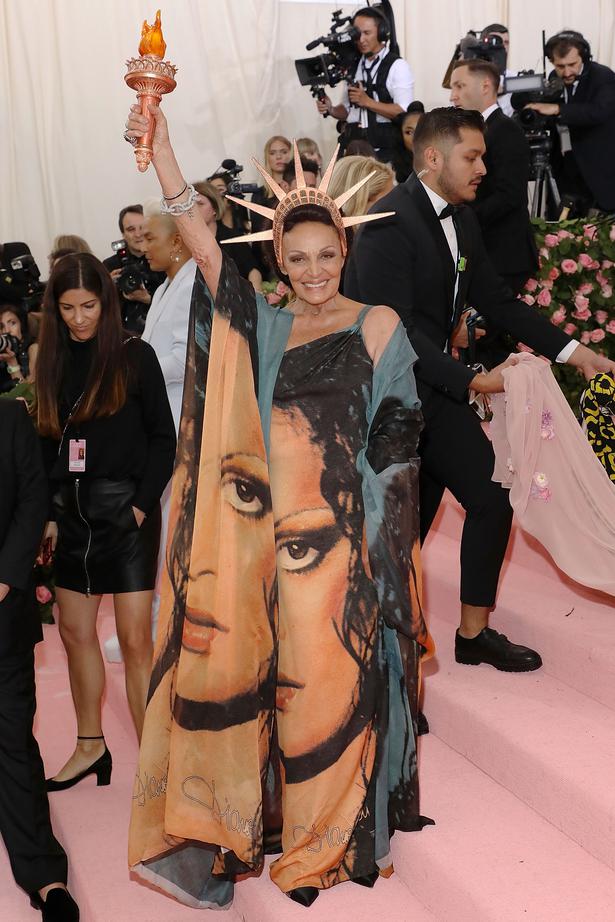The Coolest Looks From The 2019 Met Gala - Viva