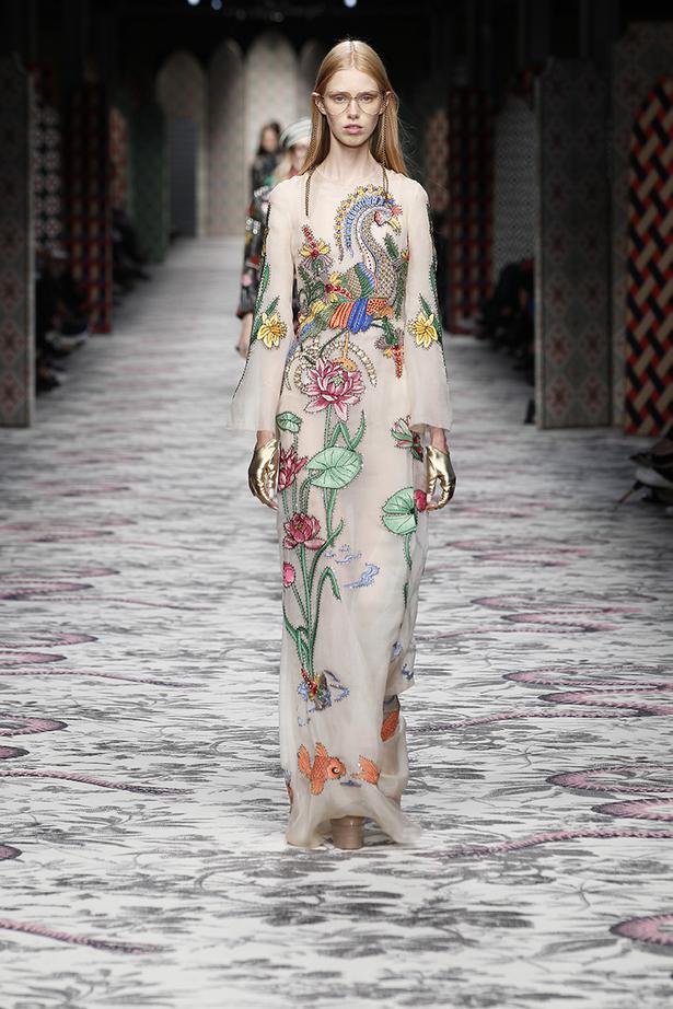 Runway: Gucci SS16 at MFW - Viva