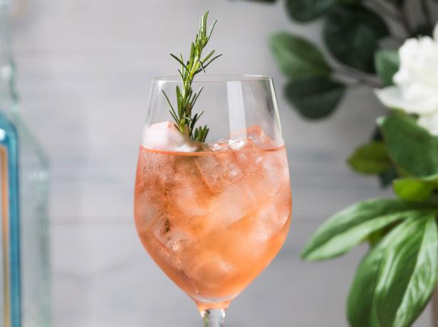 Refreshing Cocktail Recipes for an Afternoon Tipple - Viva